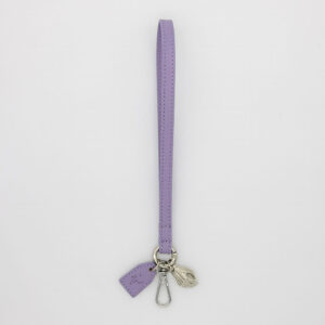 muñequera de piel con charm