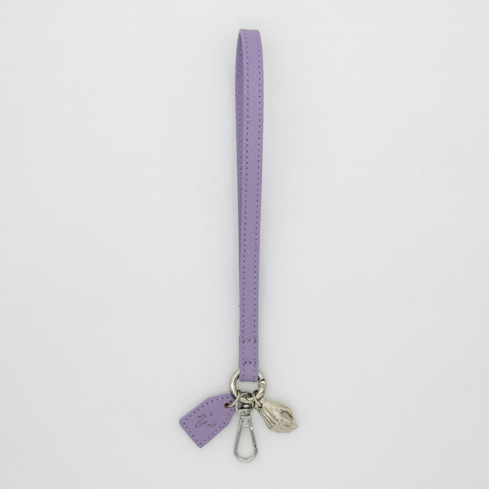 muñequera de piel con charm